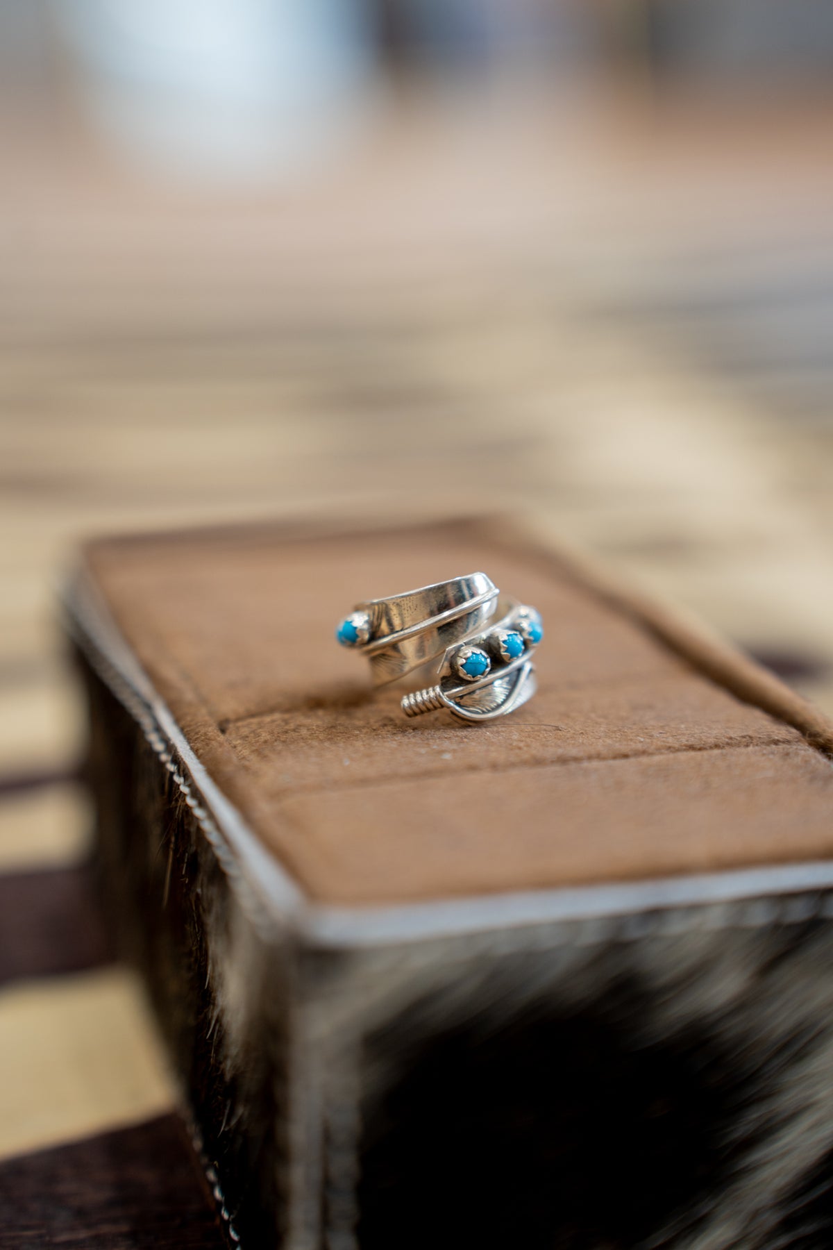 SS Feather And Studs Adjustable Ring